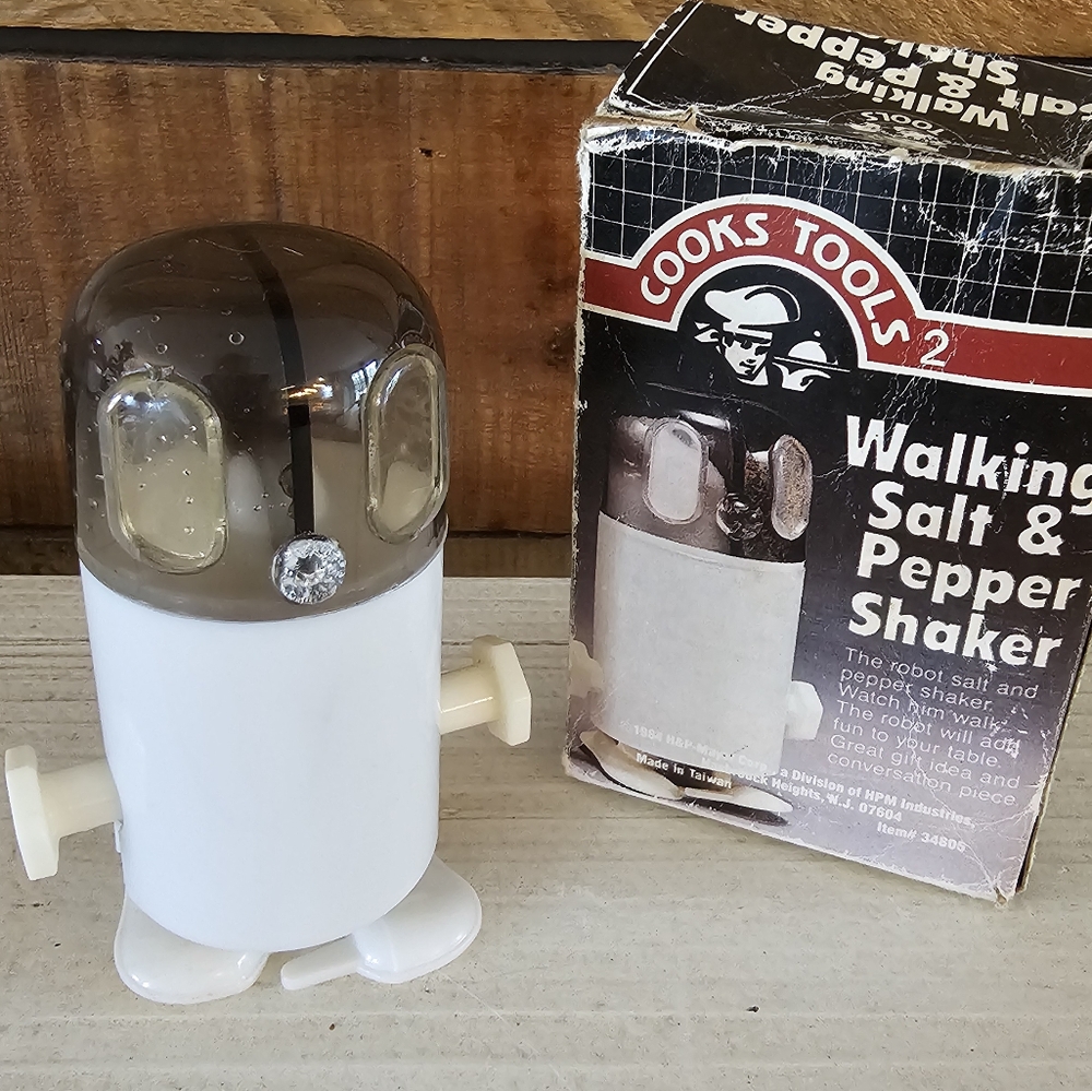 Vintage 1980s Cooks Tools 2 Walking Robot Salt & Pepper Shaker